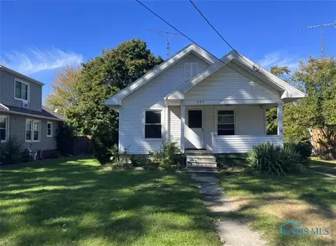 439 W 5th St, Perrysburg, OH 43551