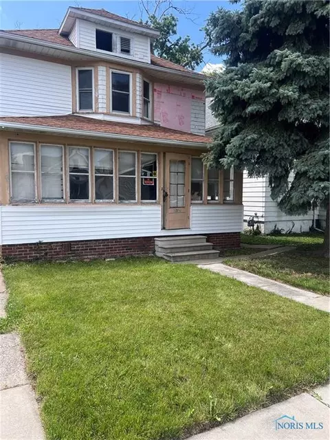 922 Berry St, Toledo, OH 43605
