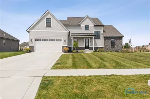 5645 Mallard Pointe Ln, Sylvania, OH 43560