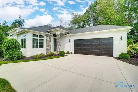 1701 Deer Trail Dr, Toledo, OH 43615