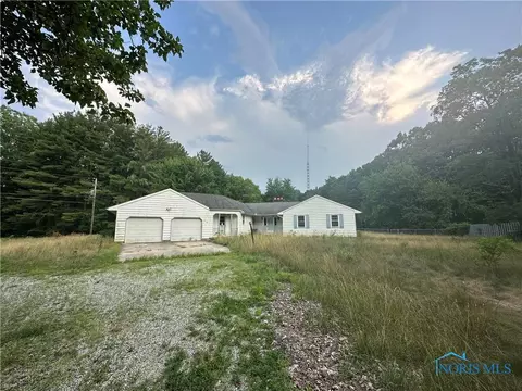 5923 County Rd 1-2, Swanton, OH 43558