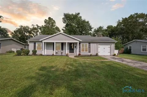 6010 Gregory Dr, Sylvania, OH 43560