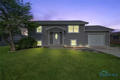 221 Darlene Dr, Wauseon, OH 43567