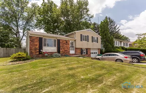113 Farnstead Dr, Northwood, OH 43619