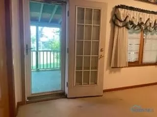 304 E Perry St, Walbridge, OH 43465 photo 9