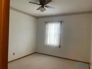 304 E Perry St, Walbridge, OH 43465 photo 11