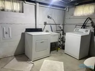 304 E Perry St, Walbridge, OH 43465 photo 21
