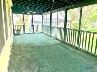 304 E Perry St, Walbridge, OH 43465 photo 25