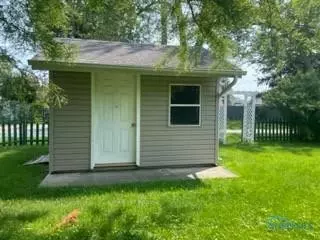 304 E Perry St, Walbridge, OH 43465 photo 29