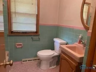304 E Perry St, Walbridge, OH 43465 photo 14