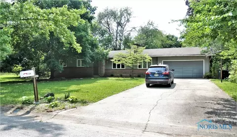 224 Baldwin Ave, Bowling Green, OH 43402