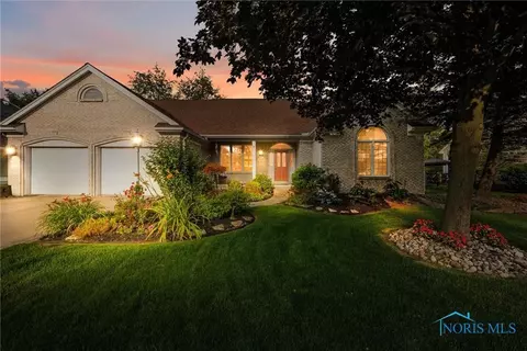 415 E Cove Harbour Dr, Holland, OH 43528