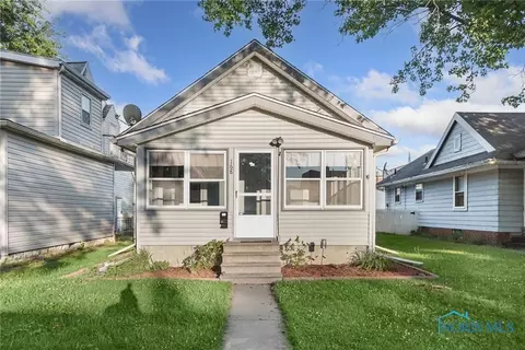 168 Oak St, Rossford, OH 43460