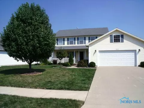 28120 Blue Grass Dr, Walbridge, OH 43465