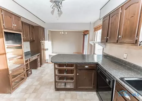 79 Sandy Trl, Willard, OH 44890 photo 11