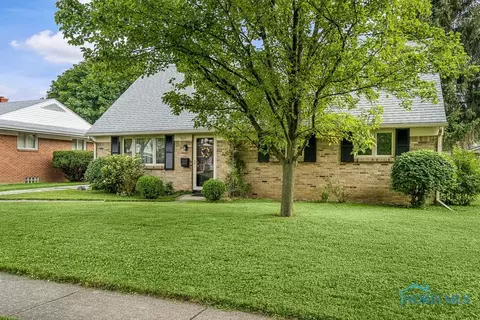909 Joliet Dr, Maumee, OH 43537