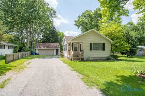 1964 Connecticut Blvd, Holland, OH 43528