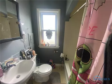 1202 Brookley Blvd, Toledo, OH 43607 photo 6