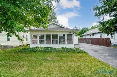 821 Howard St, Findlay, OH 45840
