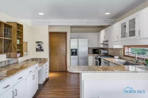 310 E Harrison St, Maumee, OH 43537 photo 12