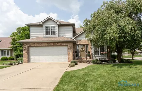 2849 Hartley St, Oregon, OH 43616