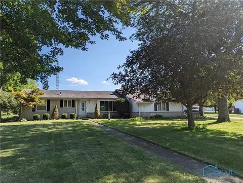 842 Ohio Ave, Elmore, OH 43416