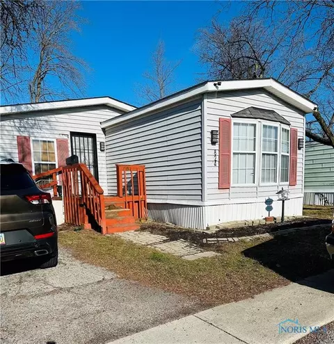 824 W Skyeview Dr, Findlay, OH 45840