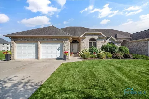1637 Treetop Pl, Bowling Green, OH 43402