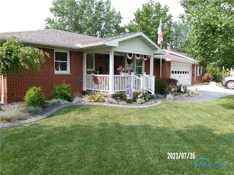 225 E Ottawa St, Oak Harbor, OH 43449