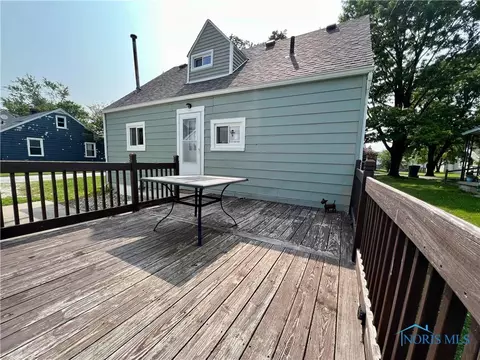 809 Cherry St, Genoa, OH 43430 photo 8