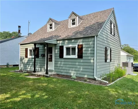 809 Cherry St, Genoa, OH 43430 photo 3