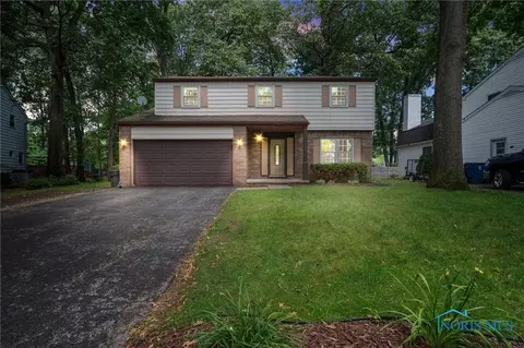 5744 Brooke Ln, Sylvania, OH 43560