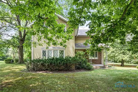 29779 Bates Rd, Perrysburg, OH 43551