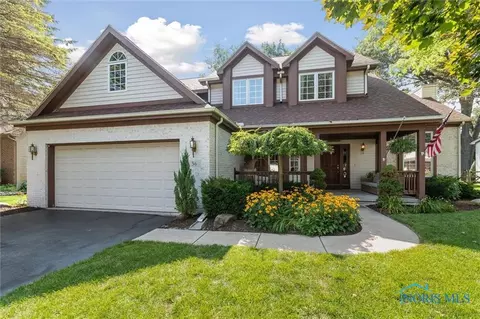36 Deerfield Dr, Holland, OH 43528
