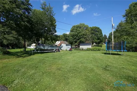 545 S 7th St, Upper Sandusky, OH 43351 photo 2