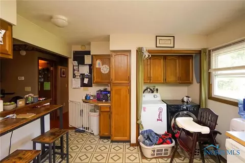 545 S 7th St, Upper Sandusky, OH 43351 photo 4
