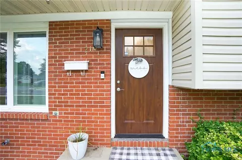 210 Willeke Ave, Ada, OH 45810 photo 3