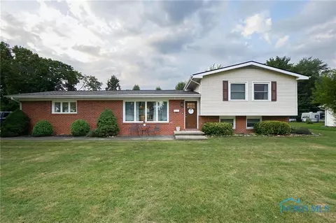 210 Willeke Ave, Ada, OH 45810 photo 2