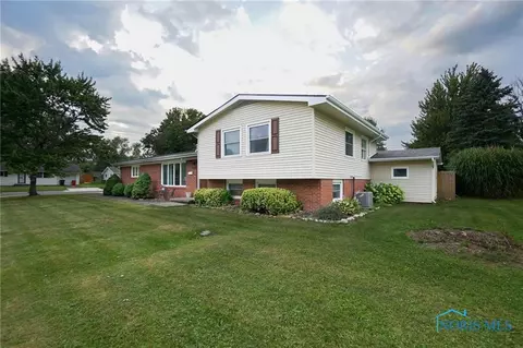 210 Willeke Ave, Ada, OH 45810