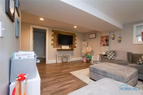 210 Willeke Ave, Ada, OH 45810 photo 19