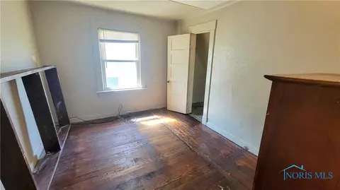 2145 Dorr St, Toledo, OH 43607 photo 8