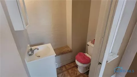 2145 Dorr St, Toledo, OH 43607 photo 4