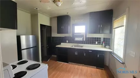 2145 Dorr St, Toledo, OH 43607 photo 5