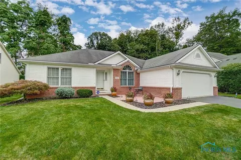 3747 Hampstead Dr, Sylvania, OH 43560