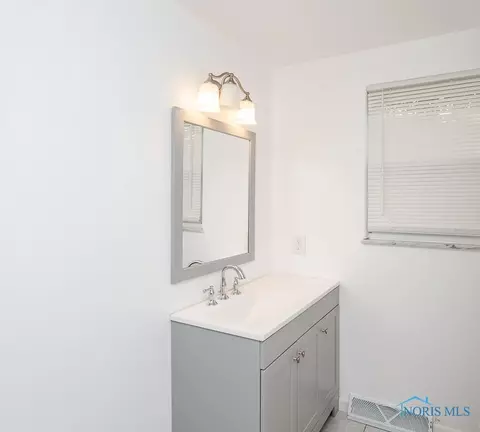 904 Secor Rd, Toledo, OH 43607 photo 16