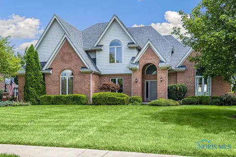 25920 Wood Creek Ct, Perrysburg, OH 43551
