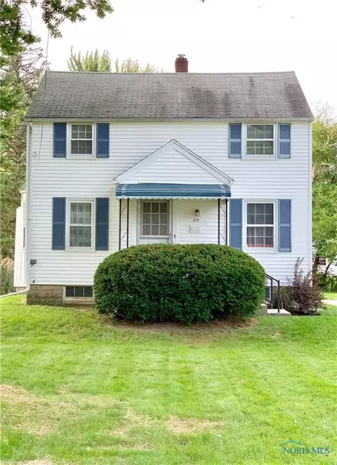 319 Curtis Ave, Bowling Green, OH 43402
