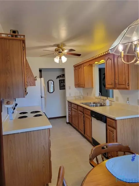 505 Thackeray Rd, Maumee, OH 43537 photo 10