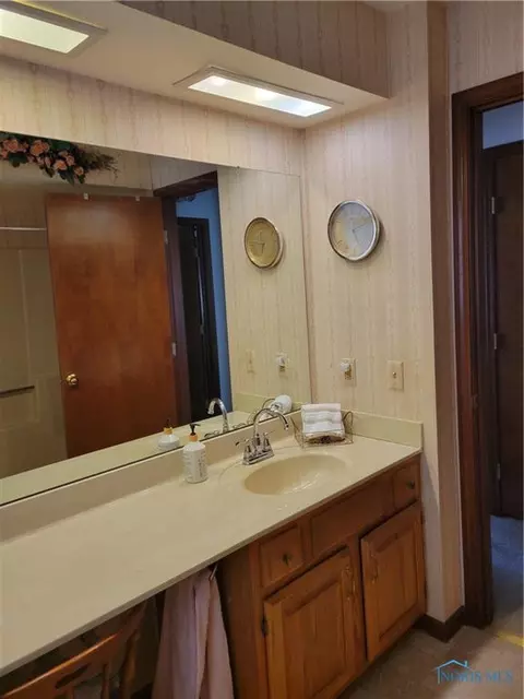 505 Thackeray Rd, Maumee, OH 43537 photo 21