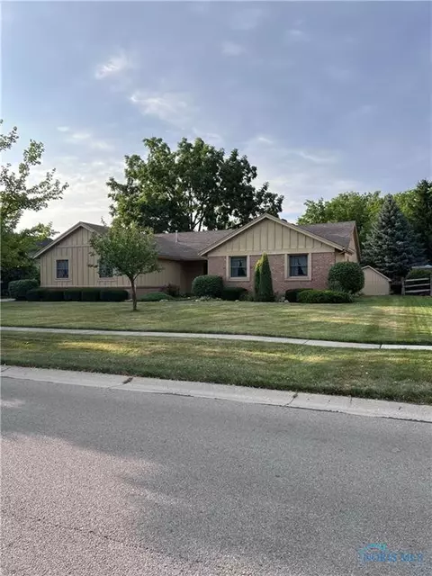 505 Thackeray Rd, Maumee, OH 43537 photo 2